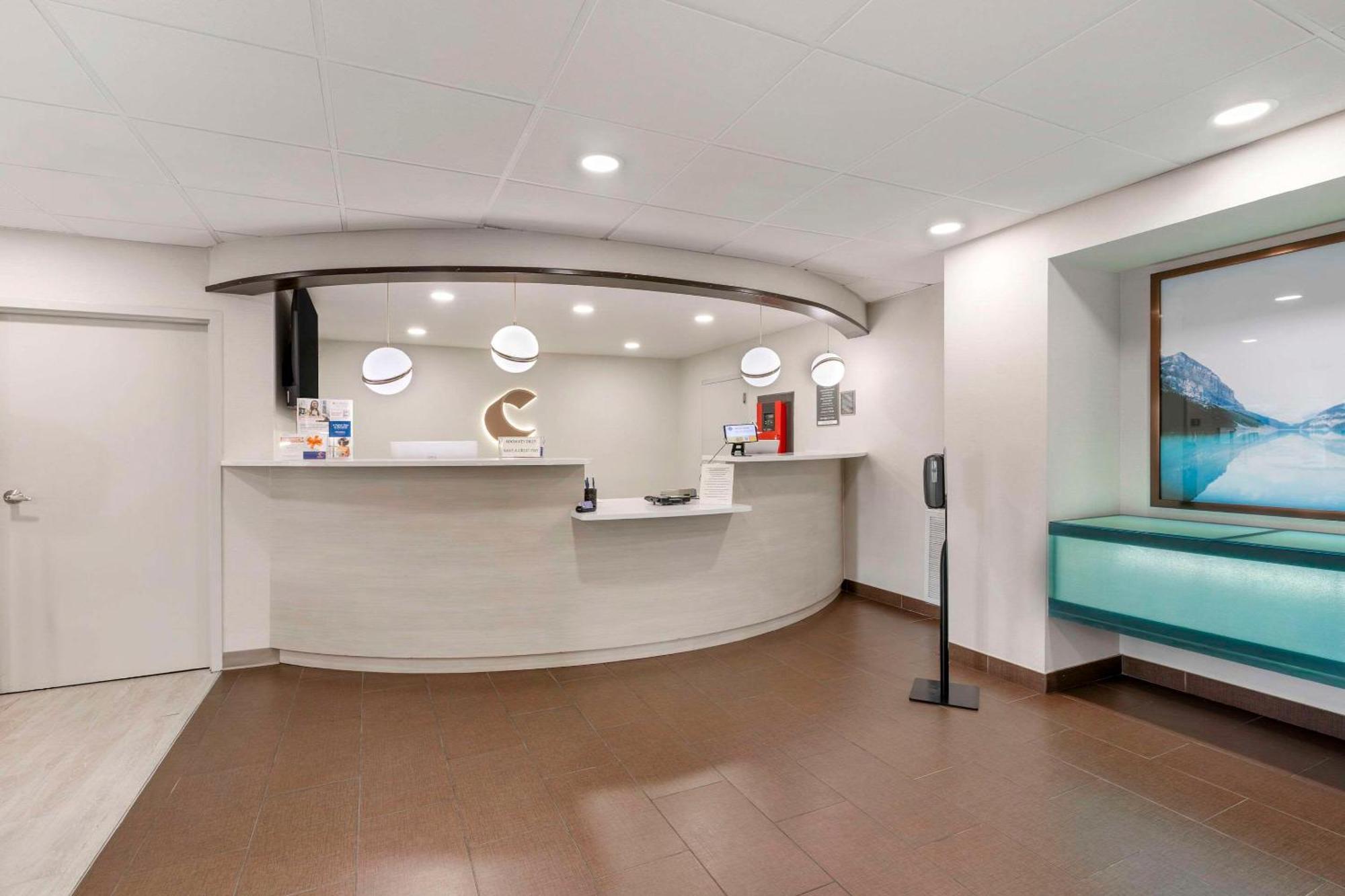 Comfort Inn & Suites Louisville Airport Fair & Expo Buitenkant foto