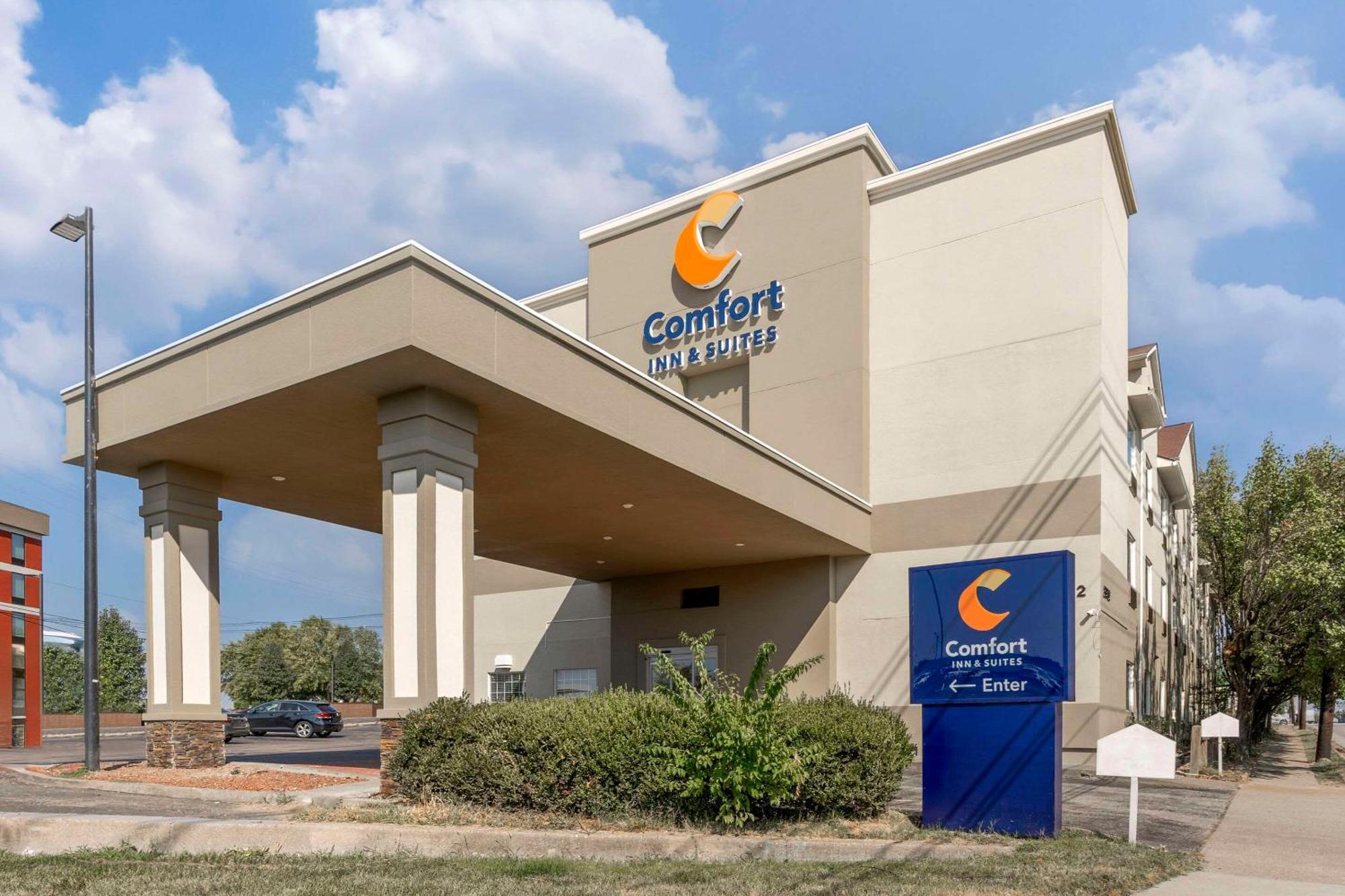 Comfort Inn & Suites Louisville Airport Fair & Expo Buitenkant foto